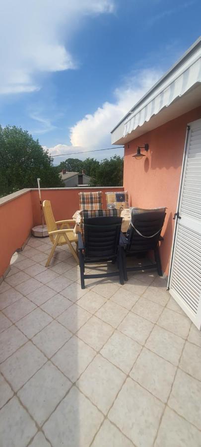 Apartments Ivanka G Malinska Bagian luar foto