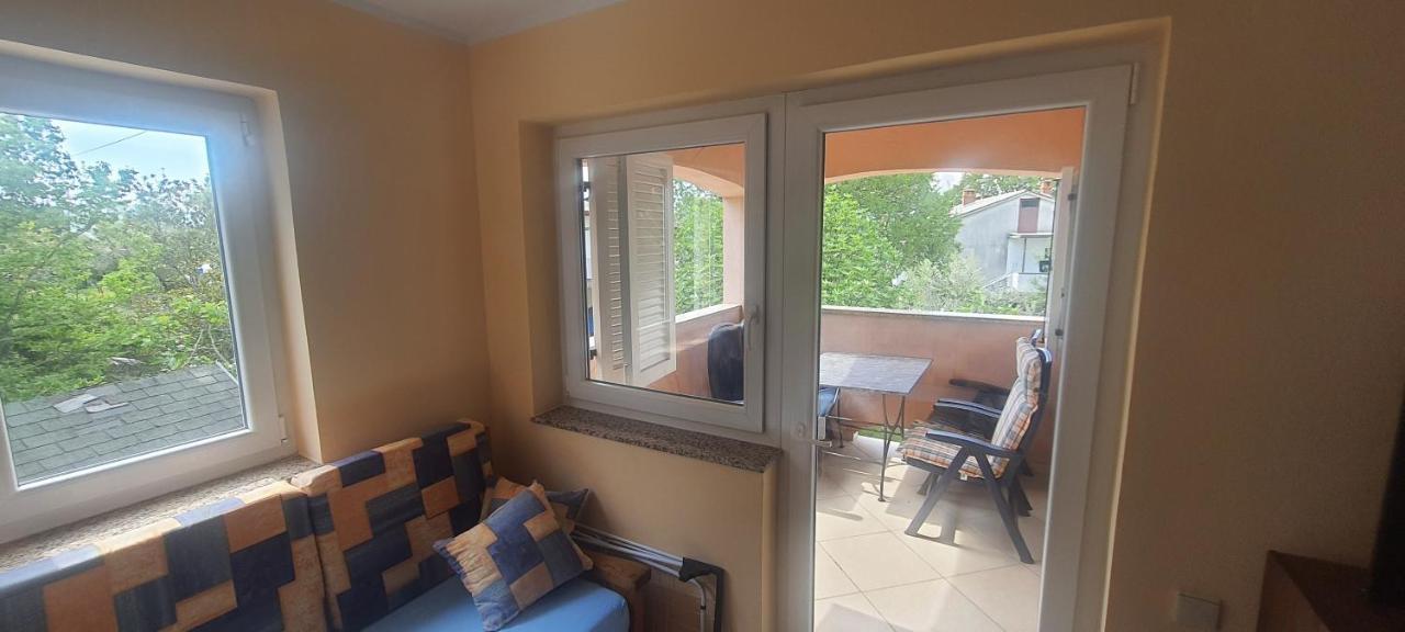Apartments Ivanka G Malinska Bagian luar foto