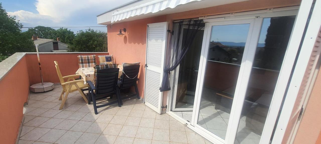 Apartments Ivanka G Malinska Bagian luar foto