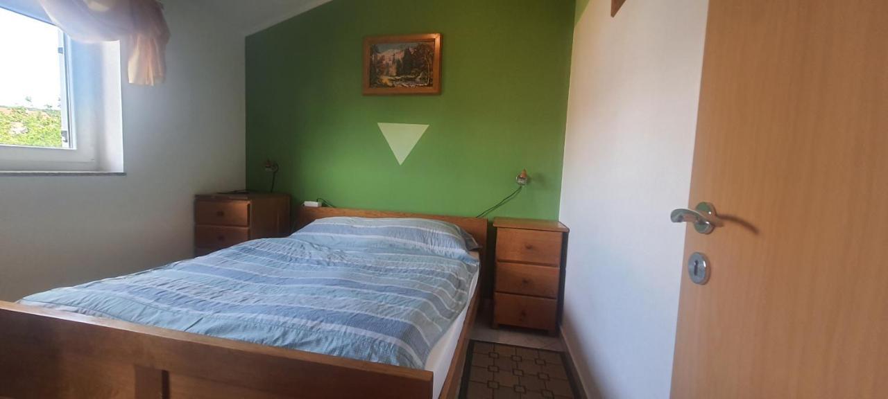 Apartments Ivanka G Malinska Bagian luar foto