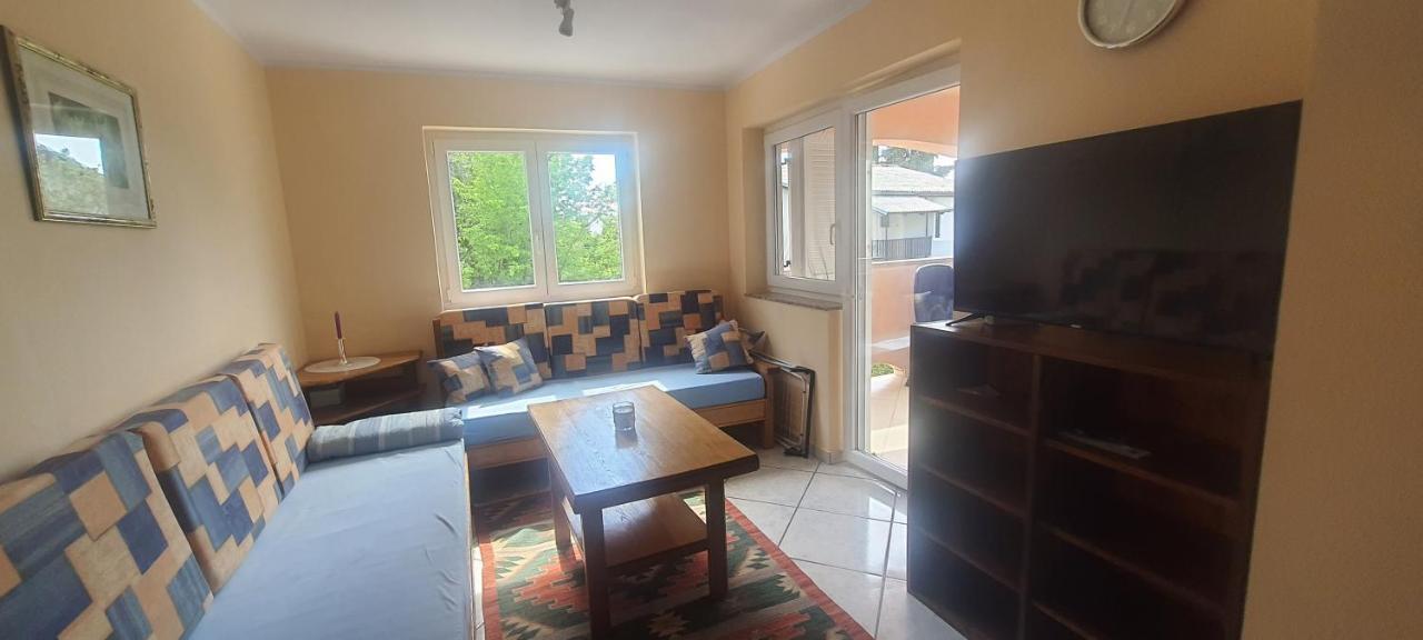 Apartments Ivanka G Malinska Bagian luar foto
